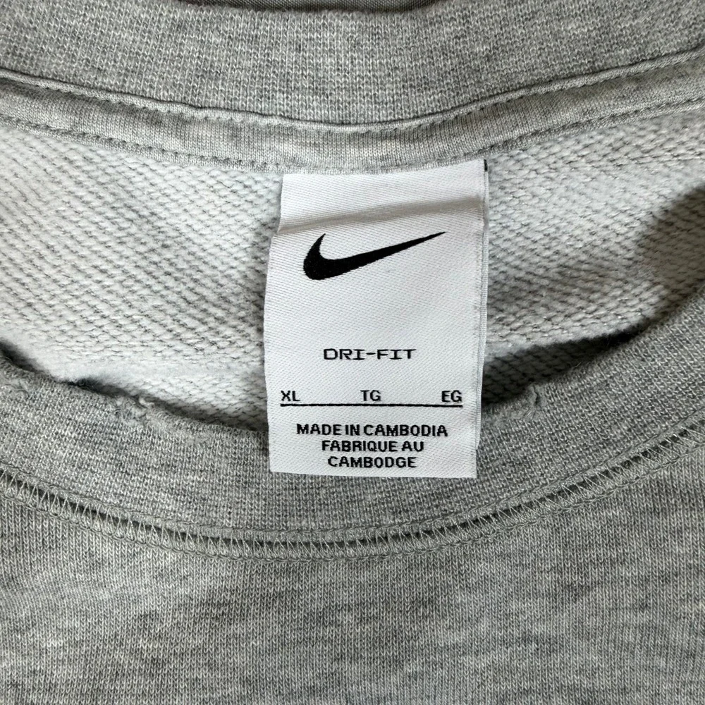 Nike Dri Fit Crewneck Sweatshirt Mens XL Gray Swoosh Athletic Pullover‎